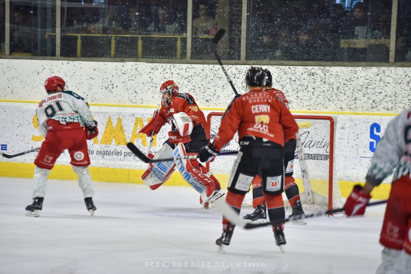 Photo hockey Ligue Magnus - Ligue Magnus : 42ème journée : Chamonix  vs Cergy-Pontoise - Défaite crève-cœur des Pionniers