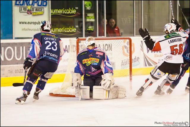 Photo hockey Ligue Magnus - Ligue Magnus : 4ème journée  : Epinal  vs Briançon  - Les Diables Rouges stoppent les Dauphins