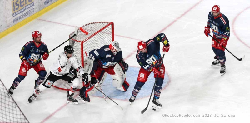 Photo hockey Ligue Magnus - Ligue Magnus : 4ème journée : Grenoble  vs Chamonix  - Une prestation d’amateurs !