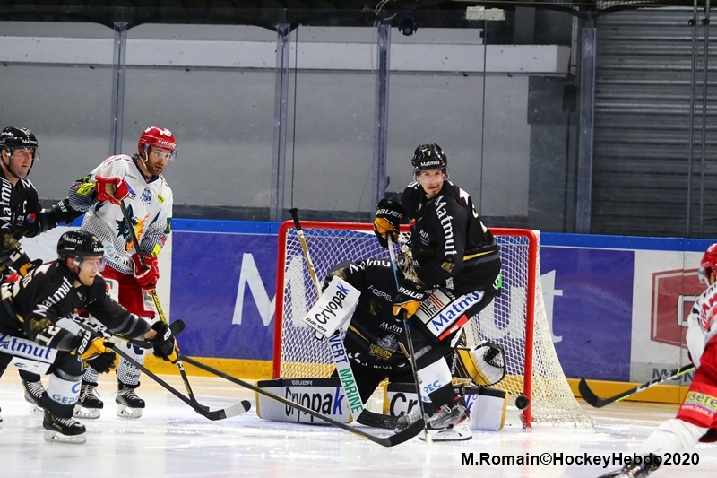 Photo hockey Ligue Magnus - Ligue Magnus : 5ème journée : Rouen vs Grenoble  - LM : La griffe du Dragon
