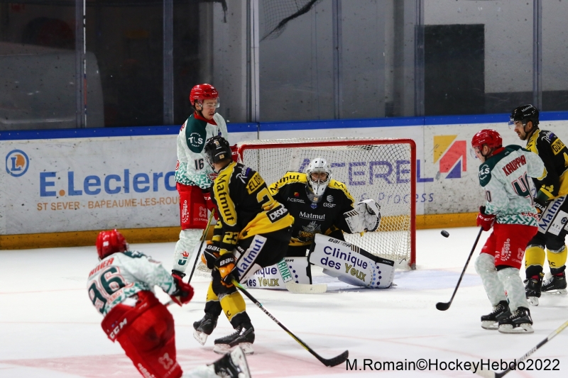 Photo hockey Ligue Magnus - Ligue Magnus : 6ème journée  : Rouen vs Cergy-Pontoise - Les dragons tout feu tout flamme.