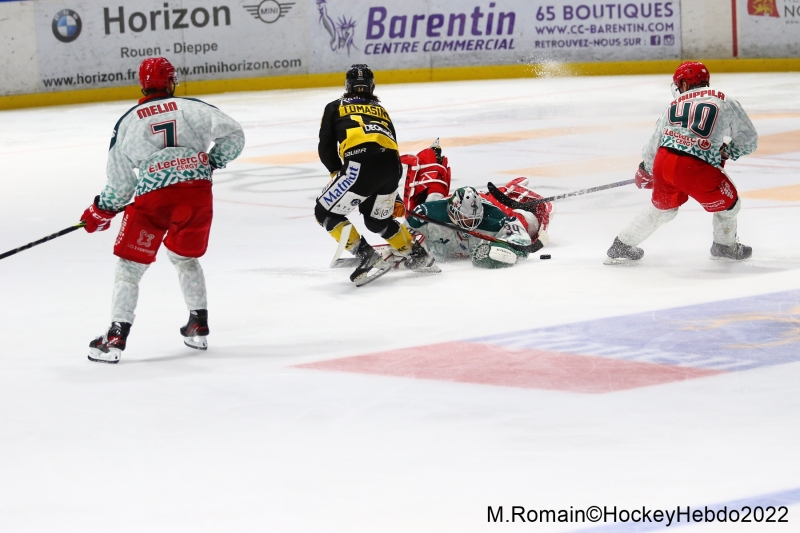Photo hockey Ligue Magnus - Ligue Magnus : 6ème journée  : Rouen vs Cergy-Pontoise - Les dragons tout feu tout flamme.