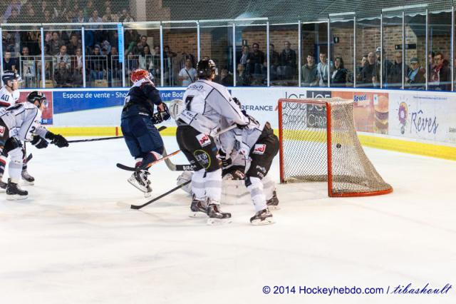 Photo hockey Ligue Magnus - Ligue Magnus : 6ème journée : Angers  vs Brest  - Tifu enflamme Le Haras
