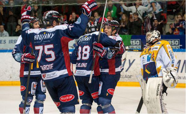 Photo hockey Ligue Magnus - Ligue Magnus : 6ème journée : Grenoble  vs Strasbourg  - Grenoble laborieusement