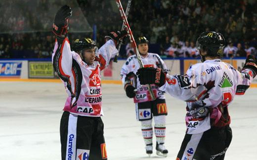 Photo hockey Ligue Magnus - Ligue Magnus : 7ème journée : Grenoble  vs Amiens  - Un gros tiers et ça repart!