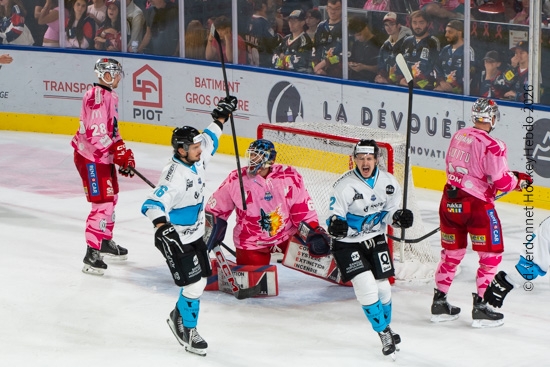 Photo hockey Ligue Magnus - Ligue Magnus : 8Ã¨me journÃ©e  : Grenoble  vs Marseille - Marseille prend la tête à Grenoble