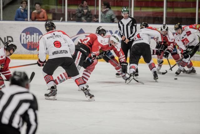 Photo hockey Ligue Magnus - Ligue Magnus : 8ème journée : Morzine-Avoriaz vs Amiens  - Les Pingouins conquérants