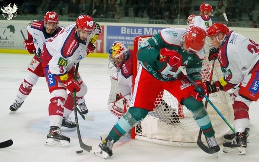 Photo hockey Ligue Magnus - Ligue Magnus : 9ème journée : Anglet vs Grenoble  - Quand les loups attaquent le glaçon basque.