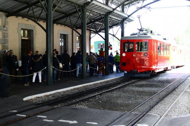 Photo hockey Ligue Magnus - Ligue Magnus : Chamonix  (Les Pionniers) - Chamonix : Présentation face à la Mer de Glace