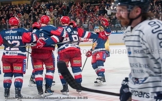 Photo hockey Ligue Magnus - Ligue Magnus - Finale - Match 2 : Grenoble  vs Angers  - Pintaric écœure Angers
