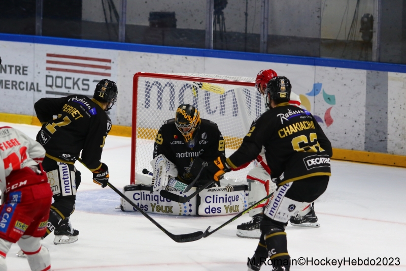 Photo hockey Ligue Magnus - Ligue Magnus - finale match 4 : Rouen vs Grenoble  - Les Dragons s’en sortent à domicile.