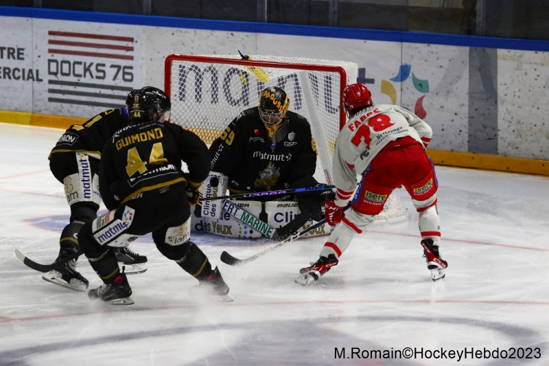 Photo hockey Ligue Magnus - Ligue Magnus - finale match 4 : Rouen vs Grenoble  - Les Dragons s’en sortent à domicile.