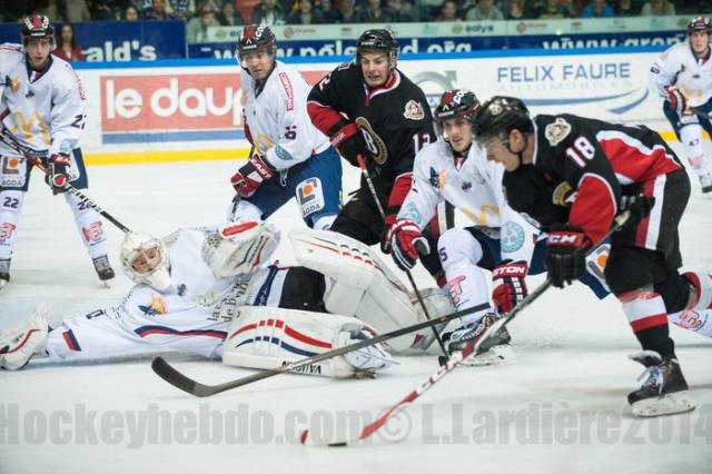Photo hockey Ligue Magnus - Ligue Magnus - Grenoble résiste face à l\ Photo hockey Ligue Magnus - Ligue Magnus - Grenoble résiste face à l\