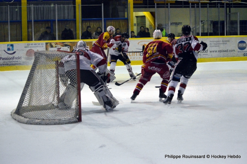Photo hockey Ligue Magnus - Ligue Magnus : poule de maintien, 2ème journée : Dijon  vs Chamonix / Morzine - LM : Mortel coup de piolet