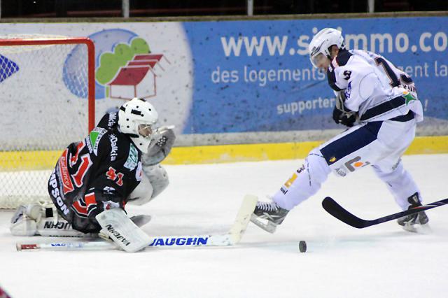 Photo hockey Ligue Magnus - Ligue Magnus, 20ème journée : Amiens  vs Grenoble  - Une erreur cruelle