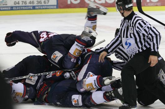 Photo hockey Ligue Magnus - LM - 11ème journée : Grenoble  vs Morzine-Avoriaz - Courant continu, alternatif et disjoncteur