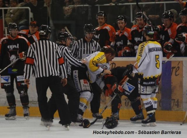 Photo hockey Ligue Magnus - LM - 11ème journée : Tours  vs Rouen - Avec les honneurs