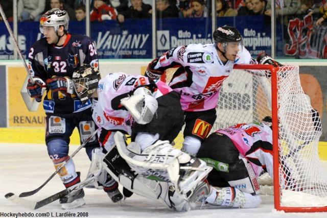 Photo hockey Ligue Magnus - LM - 18ème journée : Grenoble  vs Amiens  - Amiens en emBuyssecade