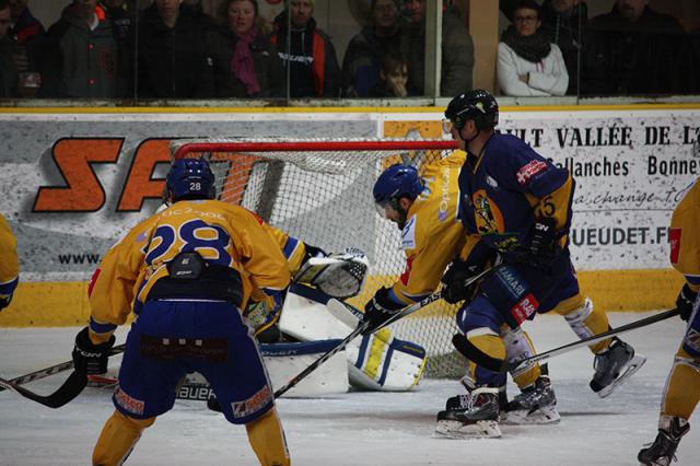 Photo hockey Ligue Magnus - LM playoff, 1er tour, match 1 : Chamonix  vs Dijon  - Dijon, la première au bout du suspense