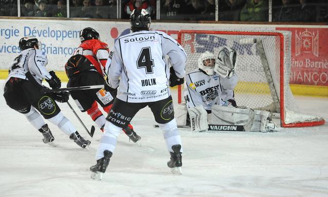 Photo hockey Ligue Magnus - LM playoff, 1er tour, match 2 : Briançon  vs Brest  - La douche bretonne