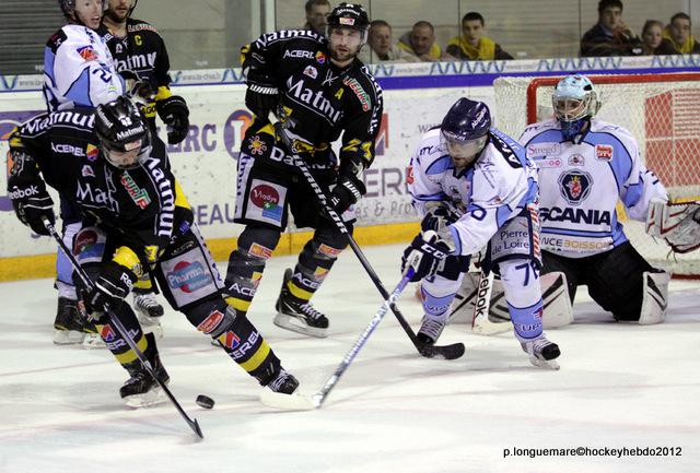 Photo hockey Ligue Magnus - LM Playoffs : 1/2 finale , match 1 : Rouen vs Angers  - Les Dragons prennent l’avantage sur les Ducs 