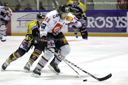 Photo hockey Ligue Magnus - LM playoffs : 1/2 finale, match 2 : Rouen vs Amiens  - Un minimum précieux.
