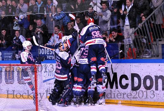 Photo hockey Ligue Magnus - LM Playoffs : 1/4, match 3 : Grenoble  vs Angers  - Les Brûleurs ont encore du gaz !
