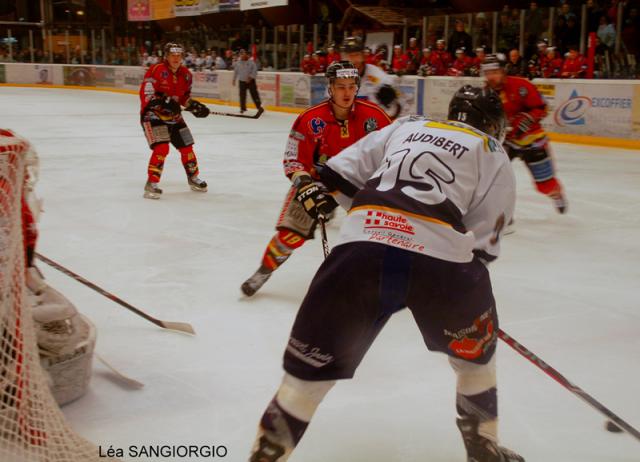 Photo hockey Ligue Magnus - LM playoffs : 1er tour, match 1 : Morzine-Avoriaz vs Chamonix  - Les Chamois plus près des cîmes