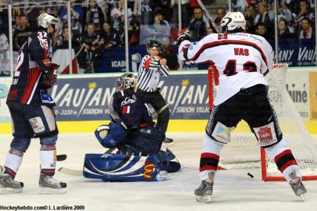Photo hockey Ligue Magnus - Play-off :  finale, match 3 : Grenoble  vs Briançon  - Equipes spéciales demandées!!!