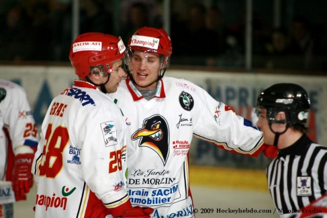 Photo hockey Ligue Magnus - Play-off : 1/4 de finale, match 1 : Briançon  vs Morzine-Avoriaz - Briançon passe, Morzine trébuche : photos