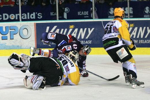 Photo hockey Ligue Magnus - Play-off : 1/4 de finale, match 2 : Grenoble  vs Strasbourg  - A l
