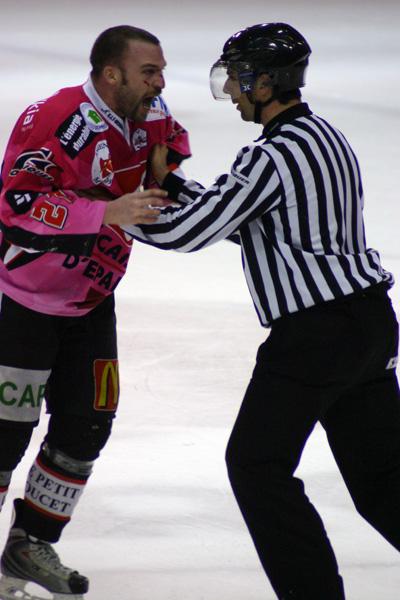 Photo hockey Ligue Magnus - Play-off : 1/4 de finale, match 3 : Amiens  vs Angers  - Amiens se relève