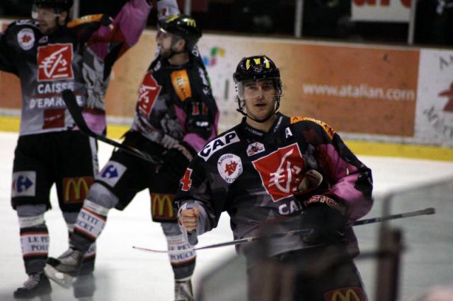 Photo hockey Ligue Magnus - Play-off Ligue Magnus : 1/4 de finale, match 4 : Amiens  vs Briançon  - Patron, une demi !