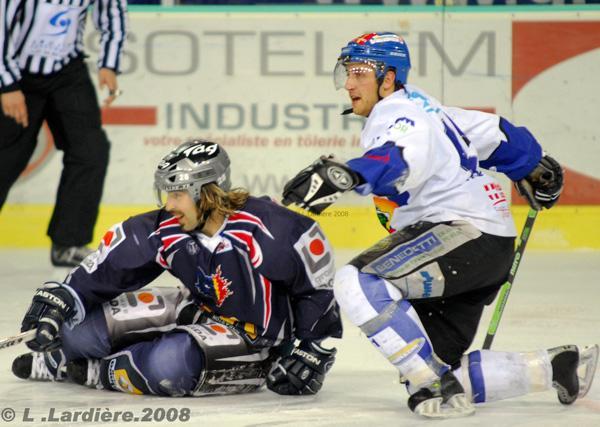 Photo hockey Ligue Magnus - PO 1/4 match 1 : Grenoble  vs Mont-Blanc - Grenoble l’emporte dans la douleur ! 