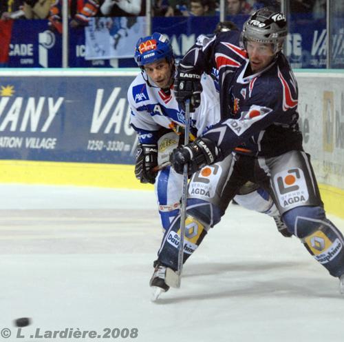 Photo hockey Ligue Magnus - PO 1/4 match 1 : Grenoble  vs Mont-Blanc - Grenoble l’emporte dans la douleur ! 