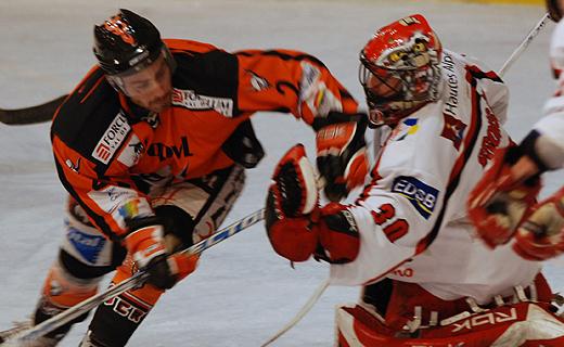 Photo hockey Ligue Magnus - PO 1/4 match 3 : Tours  vs Briançon  - Le Rouge plus fort que le Noir