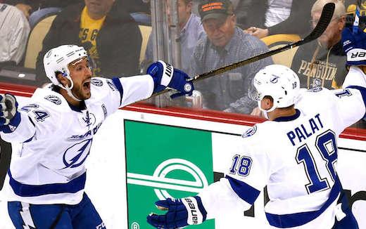 Photo hockey NHL : National Hockey League - AHL - NHL : National Hockey League - AHL - NHL : Tampa foudroyant, Bishop foudroyé