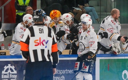 Photo hockey Suisse - National League - : Lugano vs Davos - Première réussie pour Krupp Photo hockey Suisse - National League - : Lugano vs Davos - Première réussie pour Krupp