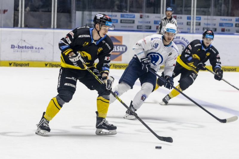 Photo hockey TELH - Tipsport Extraliga Ledního Hokeje - TELH - Tipsport Extraliga Ledního Hokeje - TELH : Coude à coude