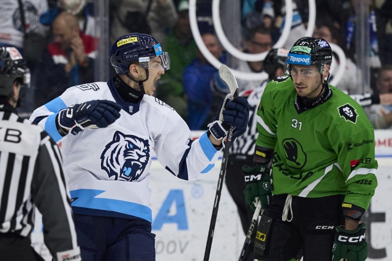 Photo hockey TELH - Tipsport Extraliga Ledního Hokeje - TELH - Tipsport Extraliga Ledního Hokeje - TELH : La course aux meilleures places fait rage