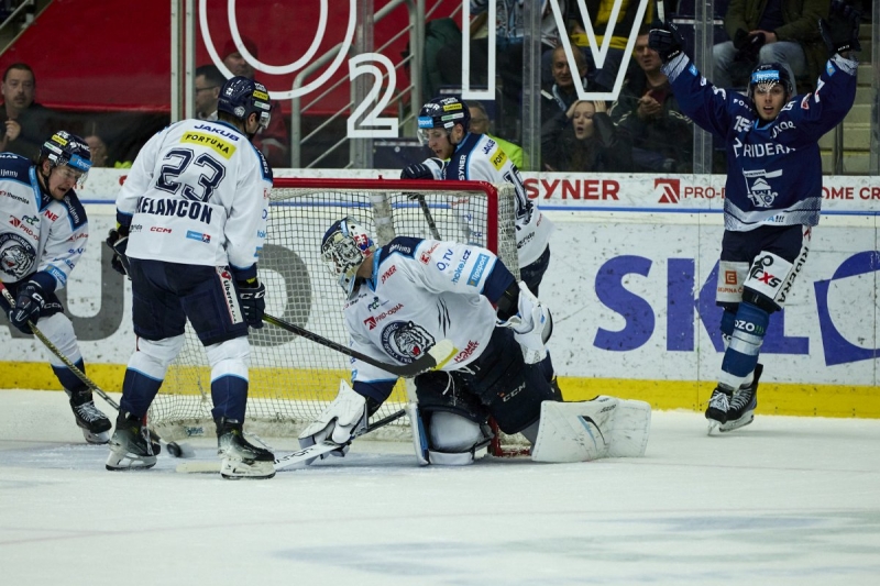 Photo hockey TELH - Tipsport Extraliga Ledního Hokeje - TELH - Tipsport Extraliga Ledního Hokeje - TELH : La course se resserre