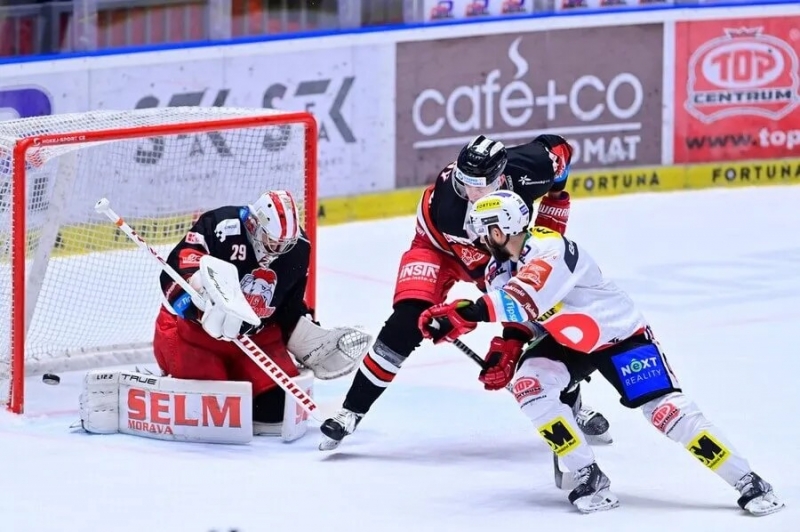 Photo hockey TELH - Tipsport Extraliga Ledního Hokeje - TELH - Tipsport Extraliga Ledního Hokeje - TELH : Le tandem du sommet frappe