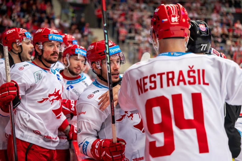 Photo hockey TELH - Tipsport Extraliga Ledního Hokeje - TELH - Tipsport Extraliga Ledního Hokeje - TELH : Petit écart au sommet