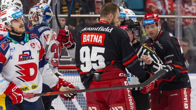 Photo hockey TELH - Tipsport Extraliga Ledního Hokeje - TELH - Tipsport Extraliga Ledního Hokeje - TELH : Remontée patiente