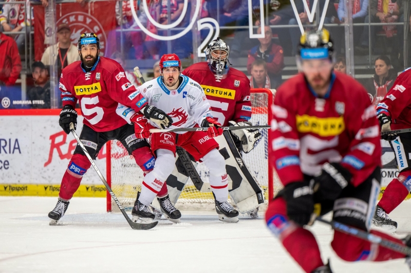 Photo hockey TELH - Tipsport Extraliga Ledního Hokeje - TELH - Tipsport Extraliga Ledního Hokeje - TELH : Le trône vacille