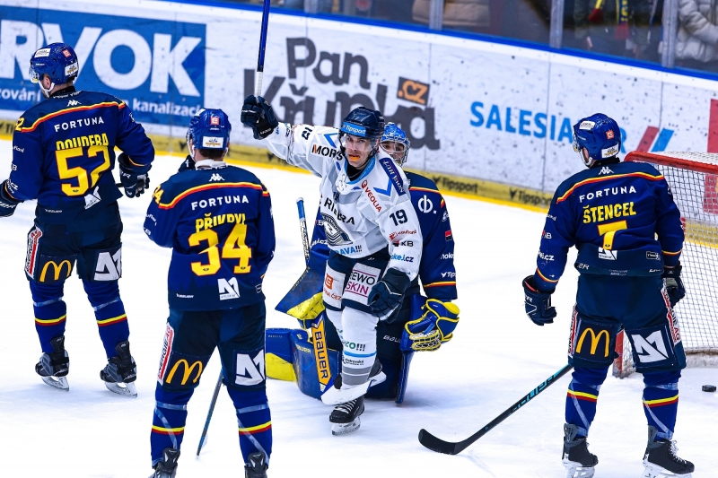 Photo hockey TELH - Tipsport Extraliga Ledního Hokeje - TELH - Tipsport Extraliga Ledního Hokeje - TELH : Les mineurs déjouent les automobilistes