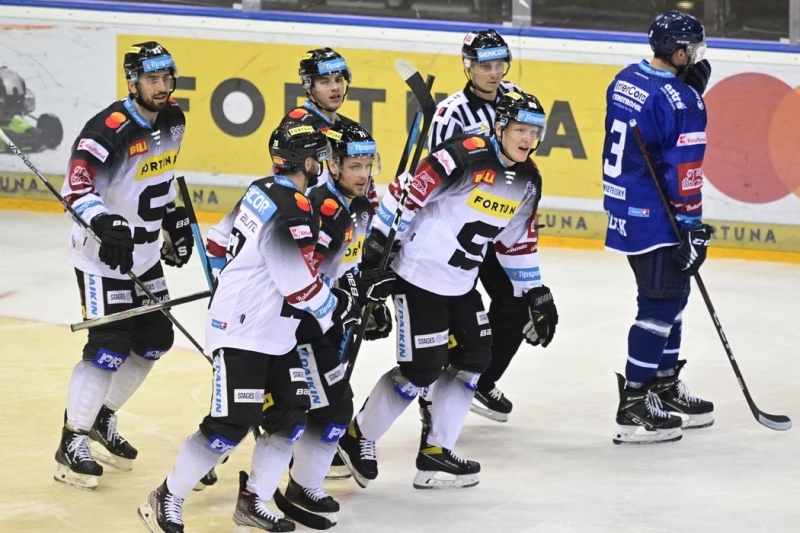 Photo hockey TELH - Tipsport Extraliga Ledního Hokeje - TELH - Tipsport Extraliga Ledního Hokeje - TELH : Les tigres blancs plus rapides que la comète