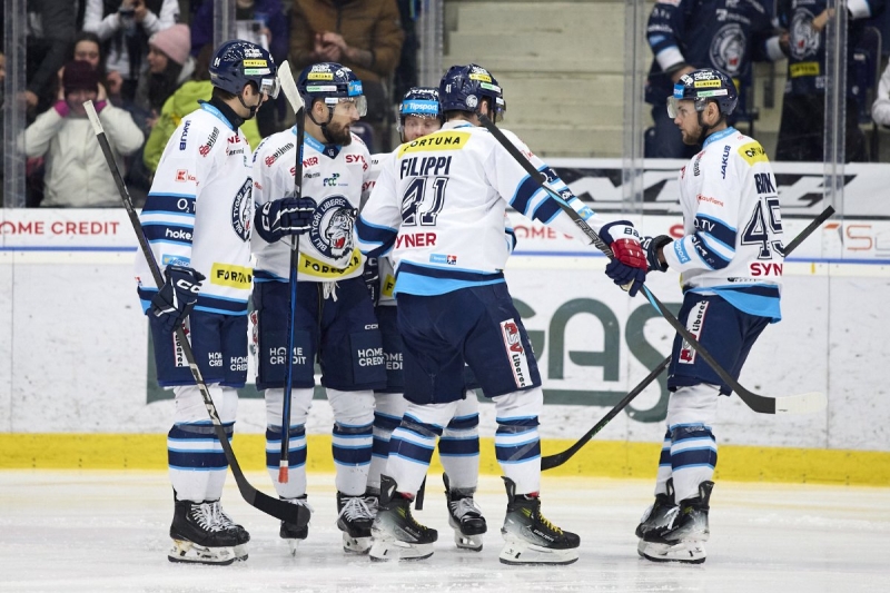 Photo hockey TELH - Tipsport Extraliga Ledního Hokeje - TELH - Tipsport Extraliga Ledního Hokeje - TELH : Remontée rapide