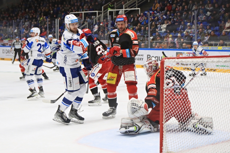 Photo hockey TELH - Tipsport Extraliga Ledního Hokeje - TELH - Tipsport Extraliga Ledního Hokeje - TELH : Tout près du but