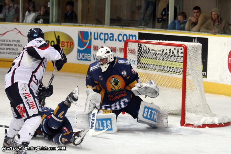 Chamonix  3 - 4 Angers 